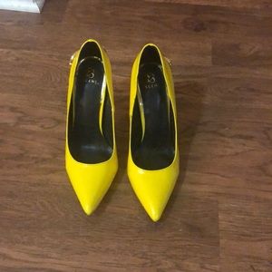 Yellow Patent ShoeDazzle Pumps